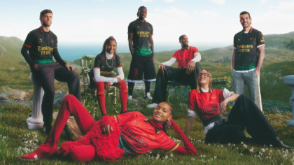 Il Milan presenta la quarta maglia