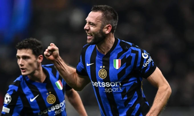 De Vrij non andrà ai Mondiali, Koeman spiega la scelta