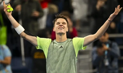 Sorpresa a Miami: Mensik batte Djokovic in finale