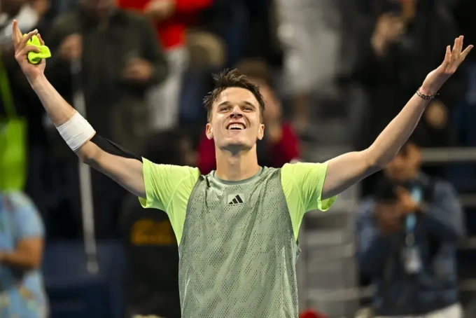 Sorpresa a Miami: Mensik batte Djokovic in finale