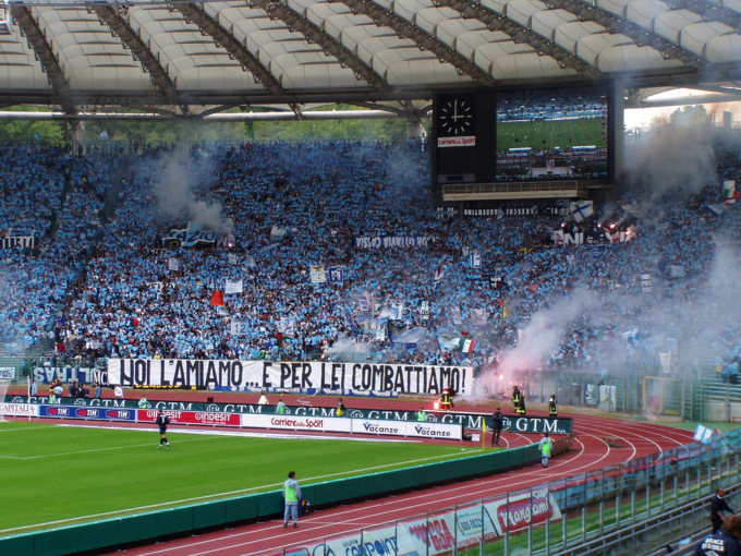 Lazio, nuovo stop per gli ultras in Europa: multa per comportamenti razzisti
