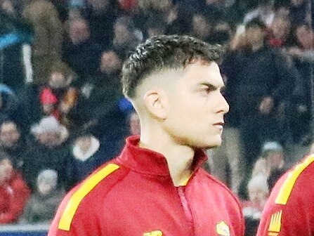 Dybala, lesione alla coscia sinistra: un mese di stop