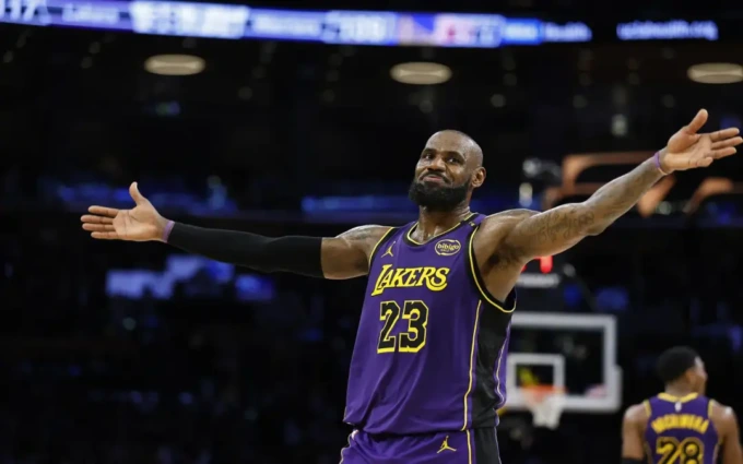 Lebron da record: pronto per la sua ventitreesima stagione in Nba