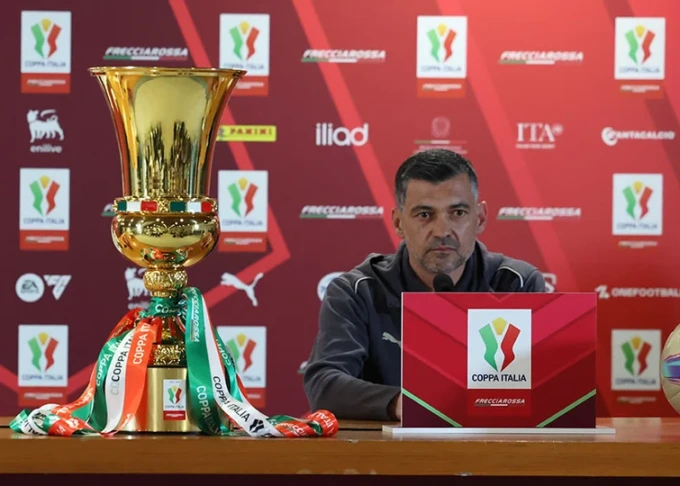 Milan, Conceicao: “Pressioni? Normali, siamo il Milan. Leao è disponibile”