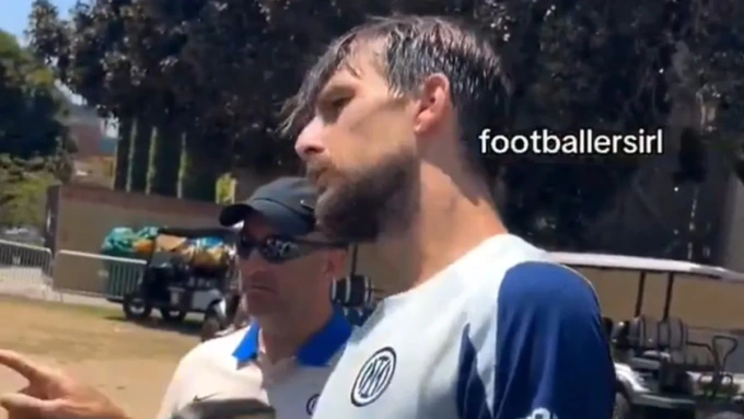 Acerbi minaccia un tifoso: “Ti sfondo di botte”. Il video