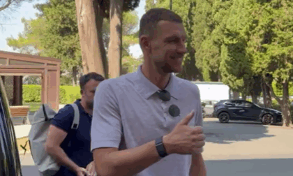 Dzeko, visite mediche e firma: "Contento di essere tornato in Italia"