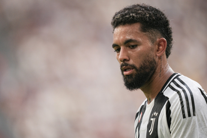 Douglas Luiz, multa salata per aver disertato il ritiro