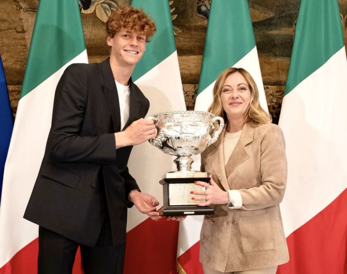L’Italia ai piedi di Sinner: la politica celebra il suo trionfo