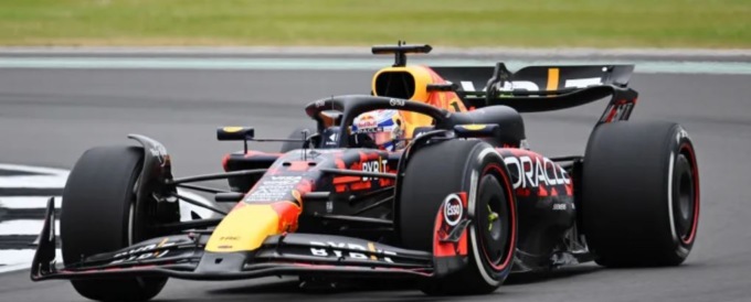 Verstappen si prende la pole, Leclerc in seconda fila