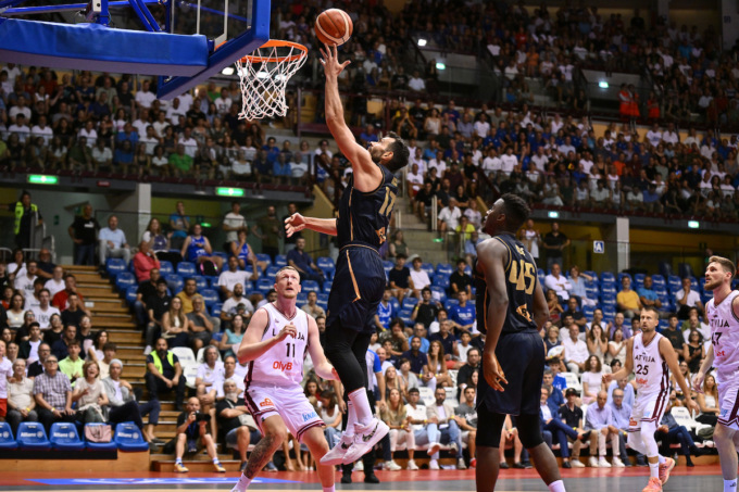 Italia travolgente, Lettonia al tappeto: 91-75 a Trieste