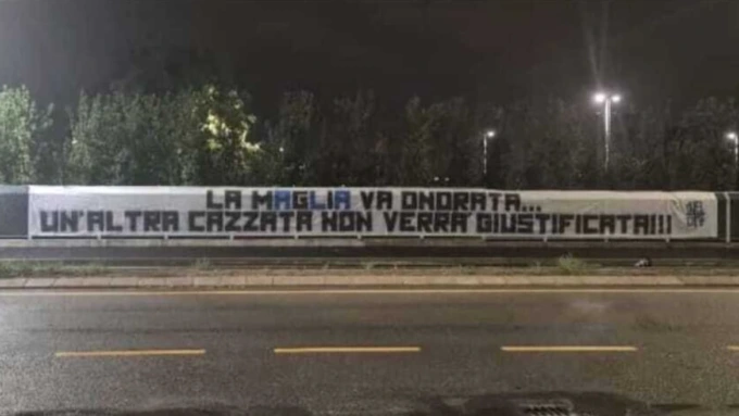 Atalanta, striscione contro Lookman: “La maglia va onorata”
