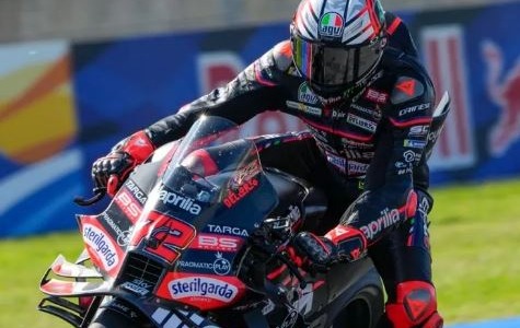 Marc Marquez vince il duello con Bezzecchi a Misano