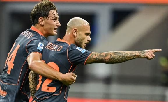 L’Inter batte il Sassuolo con i gol di Dimarco e Carlos Augusto