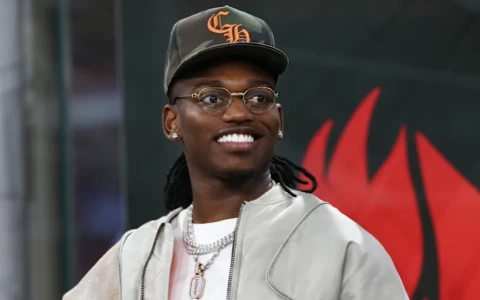 Leao: “Dissi no all’Inter, Maldini mi convinse a venire al Milan”