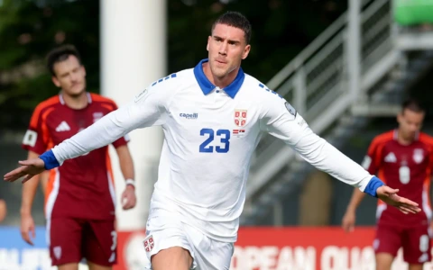 Vlahovic in gol anche con la Serbia: e la Juve sorride…
