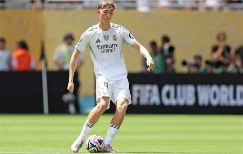 Huijsen, parla il padre: “Juventus? Mandati via da un direttore…”