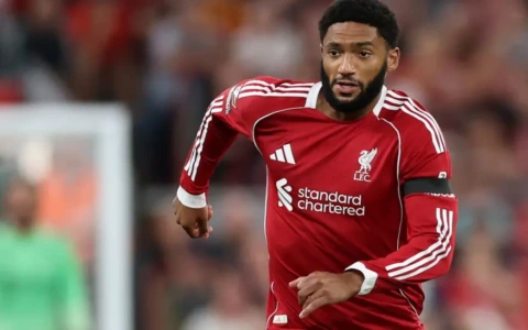 Milan, per la difesa occhi su Joe Gomez e Gila