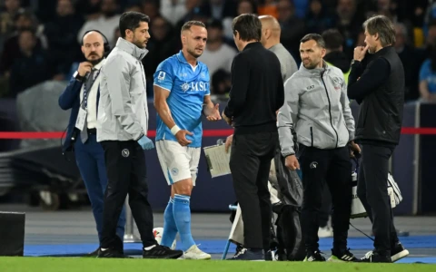 Conte ripensa il Napoli dopo lo stop di Lobotka e Politano