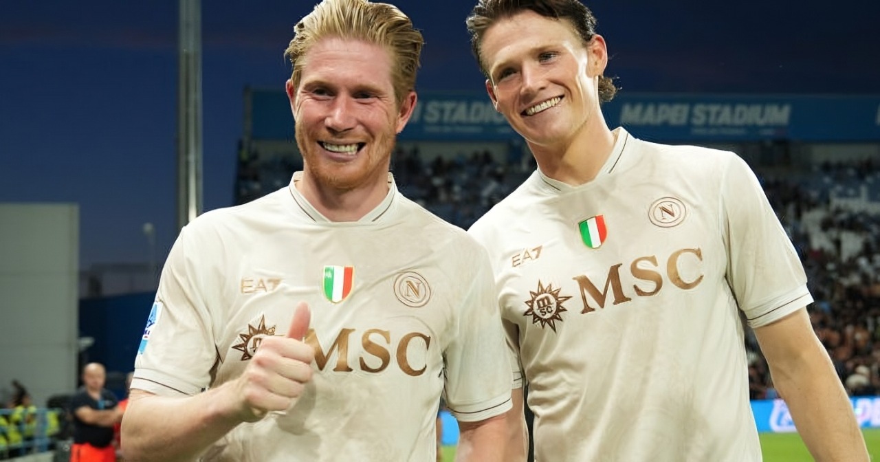 Conte studia per far coesistere McTominay e De Bruyne