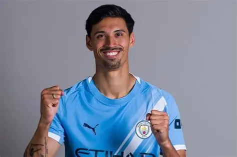 Manchester City, crisi Reijnders: contestato dai tifosi