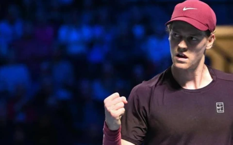 Sinner spazza via de Minaur e vola in finale