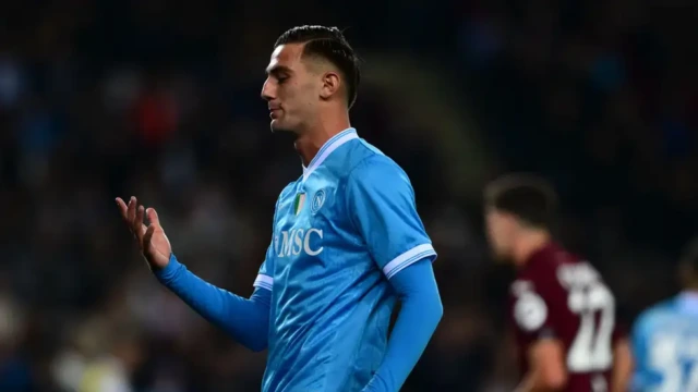 Napoli, ora il mercato comincia a far discutere