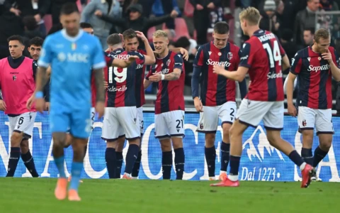 Napoli, crollo al Dall’Ara: il Bologna di Italiano domina e vince 2-0