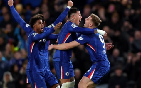 Il Chelsea travolge il Barcellona, City ko in casa