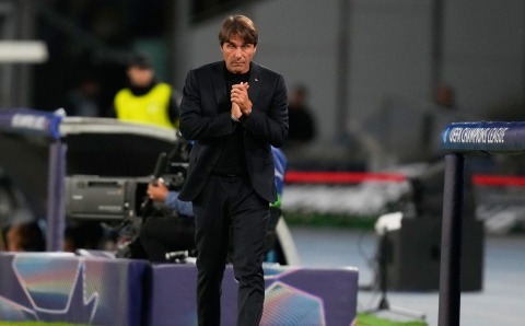 Napoli, Champions amara: la maledizione di Conte continua