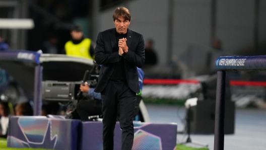 Napoli, Champions amara: la maledizione di Conte continua