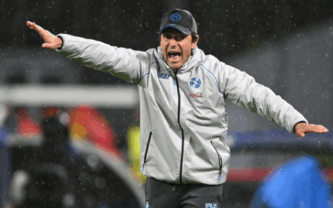 Napoli, Conte ridisegna la squadra nell’emergenza infortuni