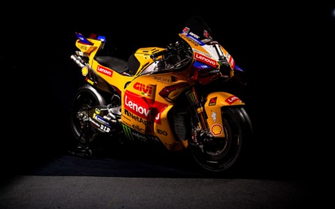 Le Ducati in pista con le nuove livree per celebrare il centenario