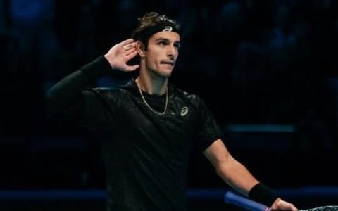 Musetti sfida Alcaraz, Sinner spettatore interessato