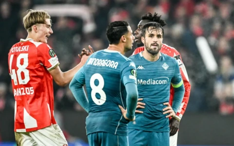 Fiorentina sconfitta anche in Conference: la crisi continua