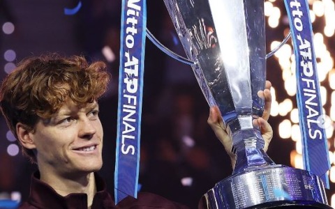 Trionfo Sinner: Alcaraz battuto, le Finals sono sue