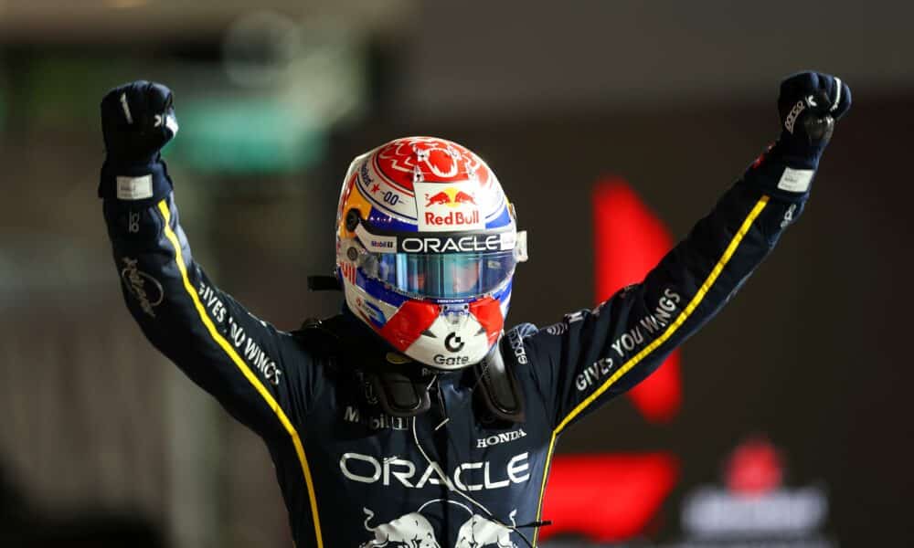 Verstappen vince in Qatar, il Mondiale di F1 si deciderà all’ultima gara