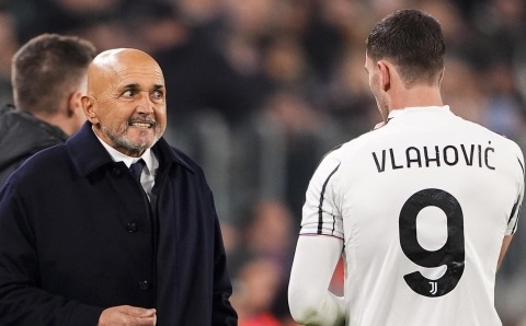 Lesione di alto grado per Vlahovic: fuori almeno due mesi