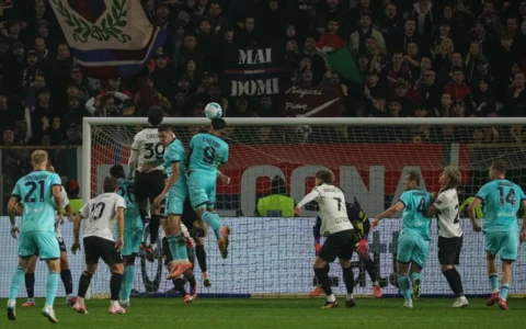 Il Bologna campione in carica sfida il Parma nel derby emiliano