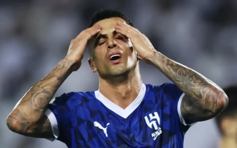 Inzaghi silura Cancelo: il terzino dell’Al Hilal non registrato in rosa