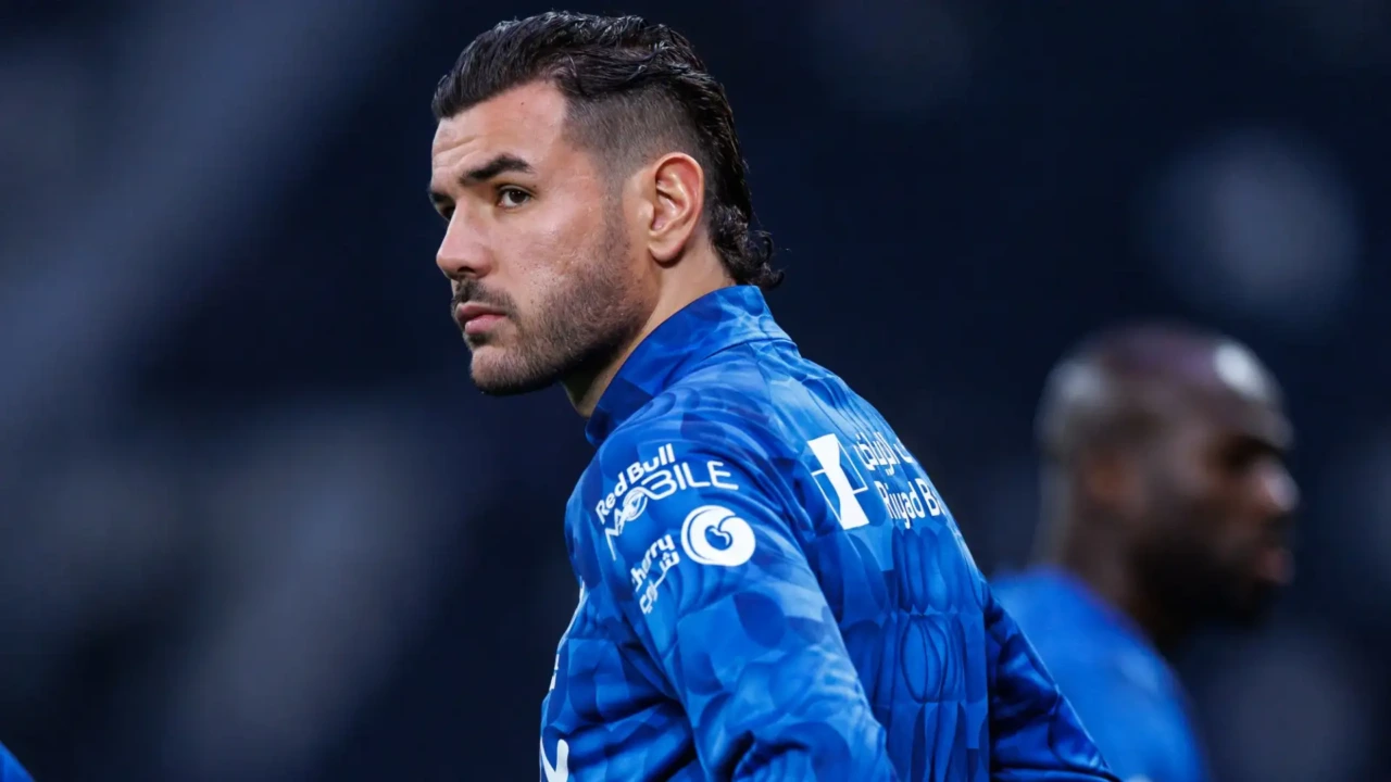 Theo Hernandez rompe il silenzio: “Non volevo lasciare il Milan”