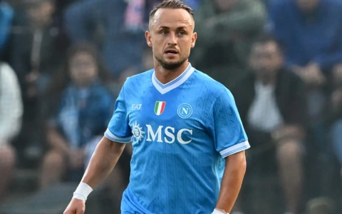 Lobotka si fa male, salta la Juve: centrocampo in emergenza