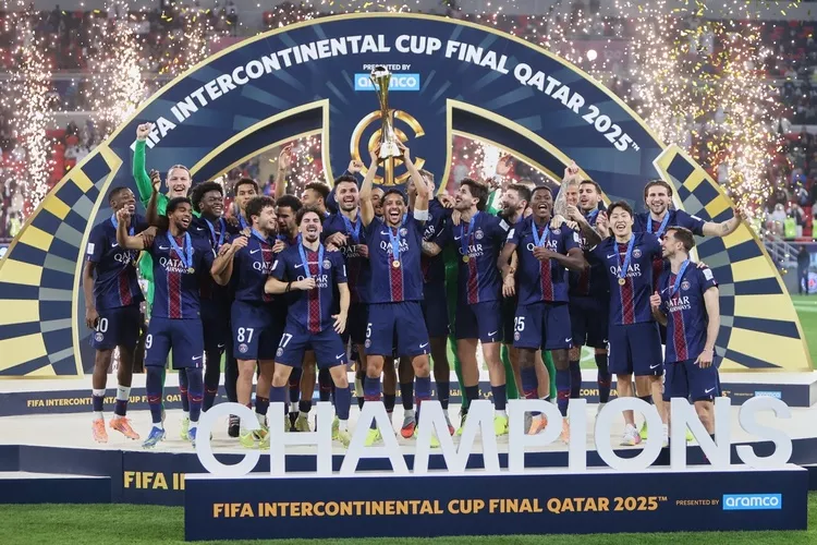 Il PSG entra nella storia conquistando sei trofei in un anno solare