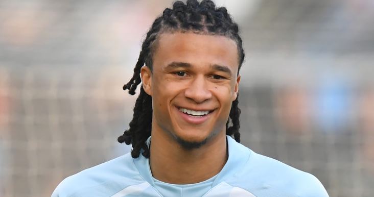 Milan, l’ultima pista per la difesa porta ad Aké