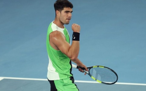 Alcaraz cresce alla distanza: Hanfmann ko e terzo turno centrato