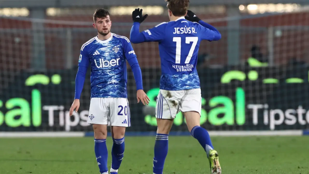 Baturina salva il Como nel recupero: Bologna beffato al Sinigaglia