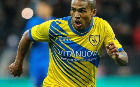 Douglas Costa riparte dal Chievo e dalla Serie D