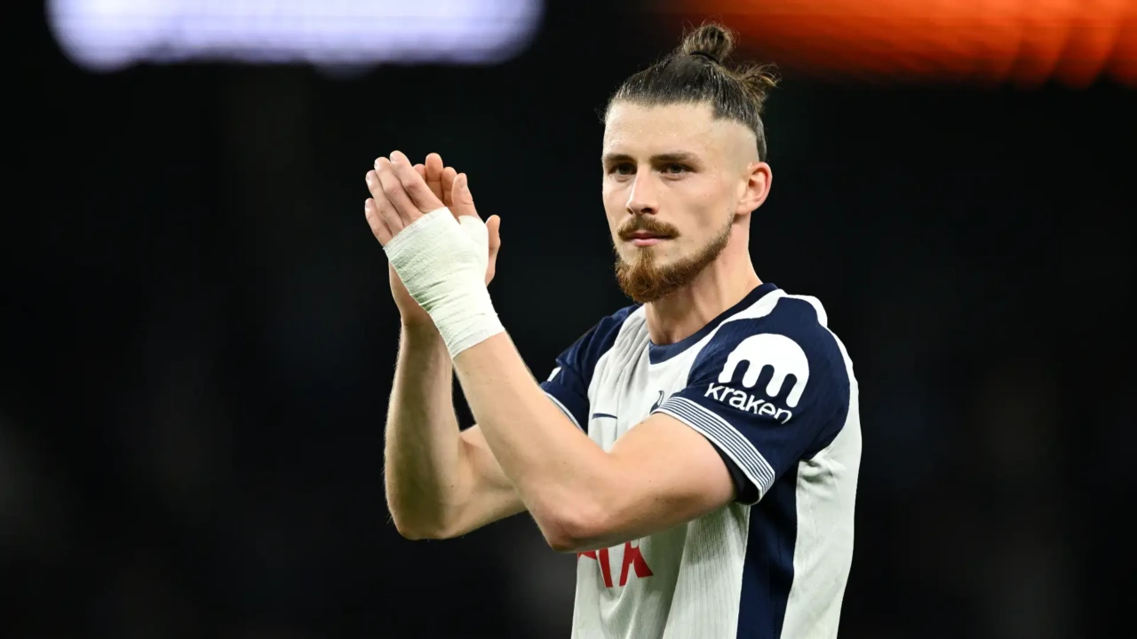 Lesione per Hermoso, la Roma torna su Dragusin