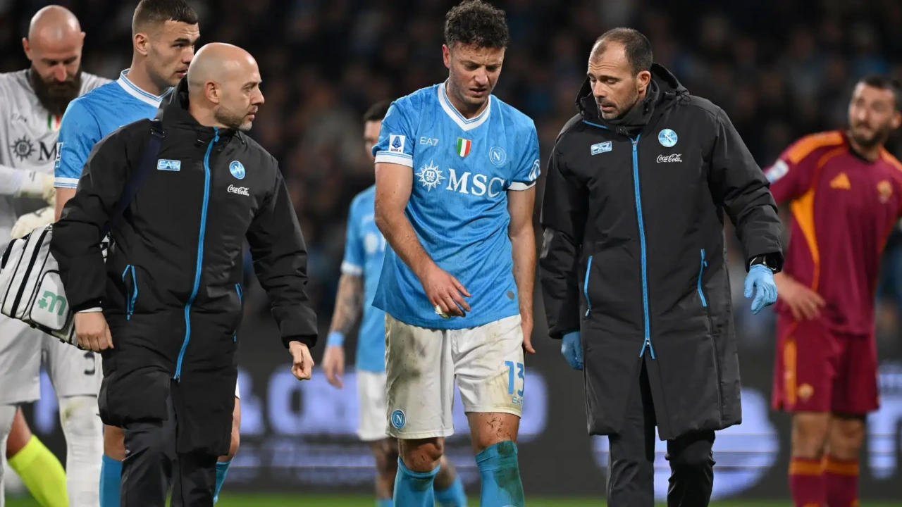 Napoli, l’infortunio di Rrahmani complica la volata Champions