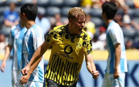 Inter, caccia al nuovo Dumfries: piace Svensson del Dortmund