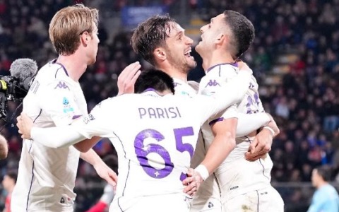 Fiorentina: poker a Cremona e scatto salvezza